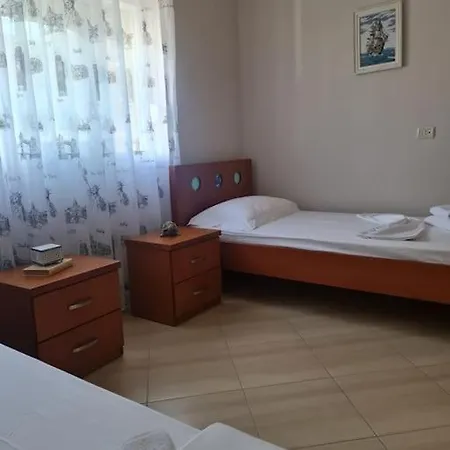 Alesia Apartment, Apartment
